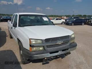 2005 Chevrolet Silverado 1500 Work Truck z VIN 1GCEC19X05Z199184, wystawiony jako IAAI lot #42880309 z przebiegiem 180 262 mil mil oraz . Historia ofert i sprzedaży dostępna na DreamBid. Obrazek 1.