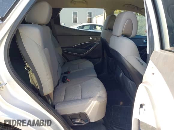 2015 Hyundai Santa Fe с VIN 5XYZT3LBXFG280591, выставлен на аукционе IAAI как лот 43333602 с пробегом 156 272 миль миль и . История ставок и продаж доступна на DreamBid. Изображение 8.