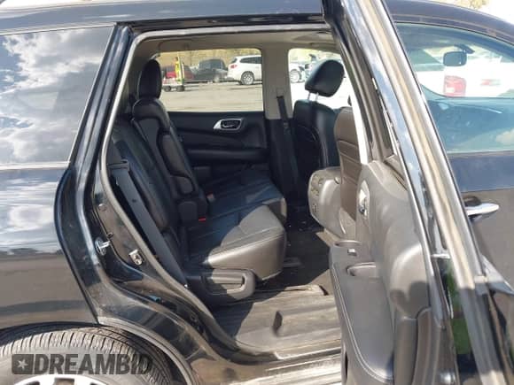 2013 Nissan Pathfinder SL with VIN 5N1AR2MM8DC613714, listed as a IAAI auction lot 43324886 with 191,413 mi miles and . Bid and sale history available at DreamBid. Image 8.
