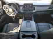 2023 Chevrolet Tahoe LS z VIN 1GNSKMKD0PR127774, wystawiony jako Copart lot #82248545 z przebiegiem 5 282 mil mil oraz Szkoda całkowita • Salvage title. Historia ofert i sprzedaży dostępna na DreamBid. Obrazek 8.