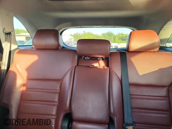 2017 Kia Sorento SXL z VIN 5XYPKDA52HG239503, wystawiony jako Copart lot #68789365 z przebiegiem 126 821 mil mil oraz Czysty tytuł • Clean title. Historia ofert i sprzedaży dostępna na DreamBid. Obrazek 10.