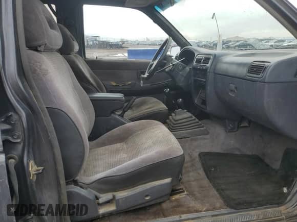 1995 Nissan Pathfinder LE with VIN JN8HD17Y8SW062971, listed as a Copart auction lot 51527795 with 280,969 mi miles and Non repairable. Bid and sale history available at DreamBid. Image 7.