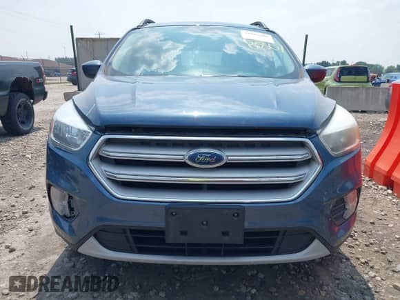 2018 Ford Escape SE с VIN 1FMCU9GD2JUB15834, выставлен на аукционе IAAI как лот 42885507 с пробегом 189 098 миль миль и . История ставок и продаж доступна на DreamBid. Изображение 12.