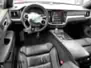2019 Volvo S60 R-Design с VIN 7JRBR0FM9KG017741, выставлен на аукционе Copart как лот 49541025 с пробегом 51 331 миль миль и Списание • Salvage title. История ставок и продаж доступна на DreamBid. Изображение 8.