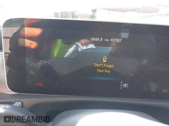 2020 Mercedes-Benz CLA 250 z VIN W1K5J4GB5LN085240, wystawiony jako IAAI lot #40909168 z przebiegiem 97 787 mil mil oraz . Historia ofert i sprzedaży dostępna na DreamBid. Obrazek 7.