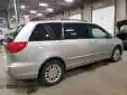 2010 Toyota Sienna XLE с VIN 5TDYK4CC1AS311946, выставлен на аукционе Copart как лот 86078525 с пробегом 193 862 миль миль и Списание • Salvage title. История ставок и продаж доступна на DreamBid. Изображение 3.