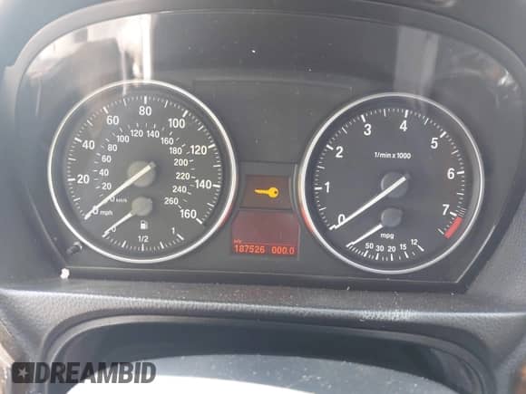 2008 BMW 3 Series 328i z VIN WBAVA375X8NL55968, wystawiony jako IAAI lot #42927297 z przebiegiem 187 526 mil mil oraz . Historia ofert i sprzedaży dostępna na DreamBid. Obrazek 7.