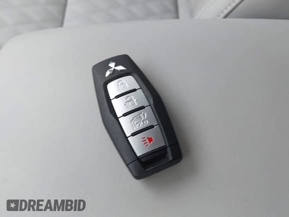 2024 Mitsubishi Outlander SEL with VIN JA4J3WA88RZ057293, listed as a IAAI auction lot 42035645 with 14,470 mi miles and . Bid and sale history available at DreamBid. Image 11.