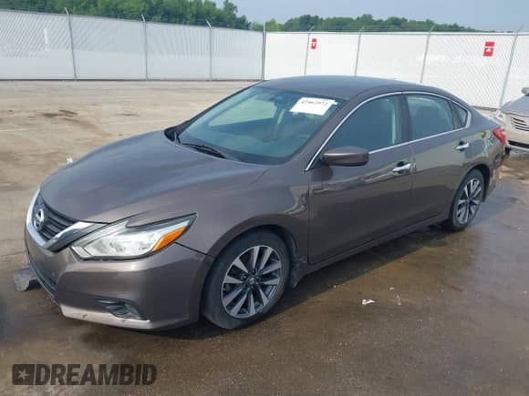 2016 Nissan Altima SR z VIN 1N4AL3AP5GC272924, wystawiony jako IAAI lot #42462972 z przebiegiem 96 920 mil mil oraz . Historia ofert i sprzedaży dostępna na DreamBid. Obrazek 2.