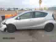 2015 Toyota Prius One z VIN JTDKDTB33F1575685, wystawiony jako IAAI lot #43508333 z przebiegiem 121 064 mil mil oraz . Historia ofert i sprzedaży dostępna na DreamBid. Obrazek 15.