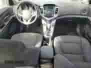 2014 Chevrolet Cruze 1LT z VIN 1G1PC5SB3E7340624, wystawiony jako Copart lot #84592295 z przebiegiem 140 912 mil mil oraz Szkoda całkowita • Salvage title. Historia ofert i sprzedaży dostępna na DreamBid. Obrazek 8.