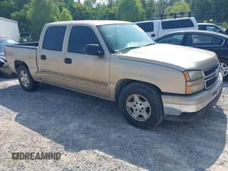 2006 Chevrolet Silverado 1500 LT2 z VIN 2GCEC13T761103146, wystawiony jako IAAI lot #42420750 z przebiegiem 293 501 mil mil oraz . Historia ofert i sprzedaży dostępna na DreamBid. Obrazek 1.
