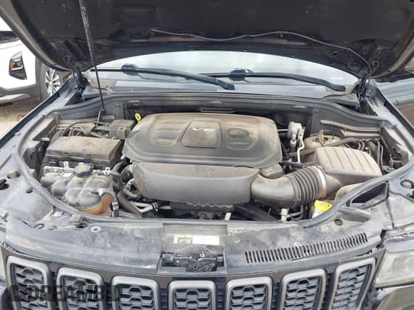 2019 Jeep Grand Cherokee Trailhawk z VIN 1C4RJFLGXKC608724, wystawiony jako IAAI lot #42602108 z przebiegiem 112 713 mil mil oraz . Historia ofert i sprzedaży dostępna na DreamBid. Obrazek 10.