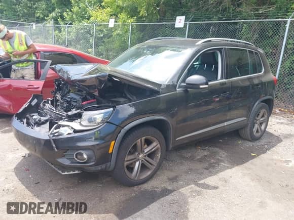 2017 Volkswagen Tiguan Sport с VIN WVGUV7AX2HK012105, выставлен на аукционе IAAI как лот 42783087 с пробегом 134 347 миль миль и . История ставок и продаж доступна на DreamBid. Изображение 2.