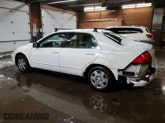 2006 Honda Accord LX z VIN 1HGCM55426A168527, wystawiony jako Copart lot #45121535 z przebiegiem Nie podano mil oraz Szkoda całkowita • Salvage title. Historia ofert i sprzedaży dostępna na DreamBid. Obrazek 2.