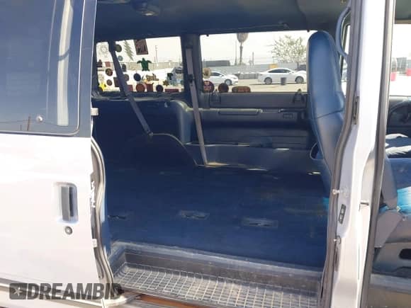 1997 Chevrolet Astro с VIN 1GNDM19W8VB222646, выставлен на аукционе IAAI как лот 42725154 с пробегом Не указан миль и . История ставок и продаж доступна на DreamBid. Изображение 8.