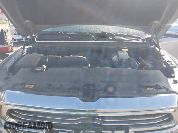 2019 Ram 1500 Laramie z VIN 1C6SRFJTXKN516700, wystawiony jako IAAI lot #43223624 z przebiegiem 75 378 mil mil oraz . Historia ofert i sprzedaży dostępna na DreamBid. Obrazek 10.