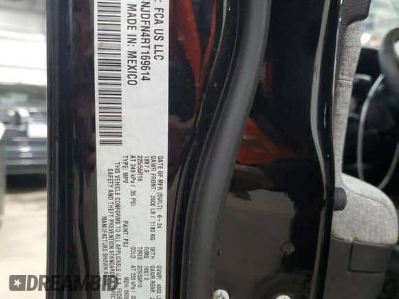 2024 Jeep Compass Latitude Lux с VIN 3C4NJDFN4RT169614, выставлен на аукционе Copart как лот 54626595 с пробегом 2 461 миль миль и Списание • Salvage title. История ставок и продаж доступна на DreamBid. Изображение 14.