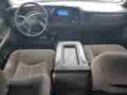 2006 Chevrolet Silverado 3500 с VIN 1GCHK39U36E129513, выставлен на аукционе Copart как лот 81939415 с пробегом 380 415 миль миль и Списание • Salvage title. История ставок и продаж доступна на DreamBid. Изображение 8.