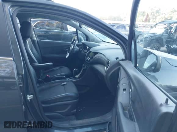 2018 Chevrolet Trax LT с VIN 3GNCJPSB7JL303533, выставлен на аукционе IAAI как лот 43219317 с пробегом 88 803 миль миль и . История ставок и продаж доступна на DreamBid. Изображение 5.