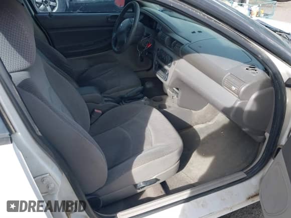 2005 Dodge Stratus with VIN 1B3EL46JX5N546255, listed as a IAAI auction lot 40719909 with 232,613 mi miles and . Bid and sale history available at DreamBid. Image 5.