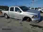 2014 Ram 1500 Sport z VIN 1C6RR6MT5ES144666, wystawiony jako Copart lot #84598365 z przebiegiem 290 981 mil mil oraz Szkoda całkowita • Salvage title. Historia ofert i sprzedaży dostępna na DreamBid. Obrazek 4.