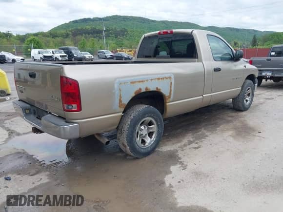 2002 Dodge 1500 z VIN 1D7HU16N22J263545, wystawiony jako IAAI lot #42195959 z przebiegiem 215 259 mil mil oraz . Historia ofert i sprzedaży dostępna na DreamBid. Obrazek 4.