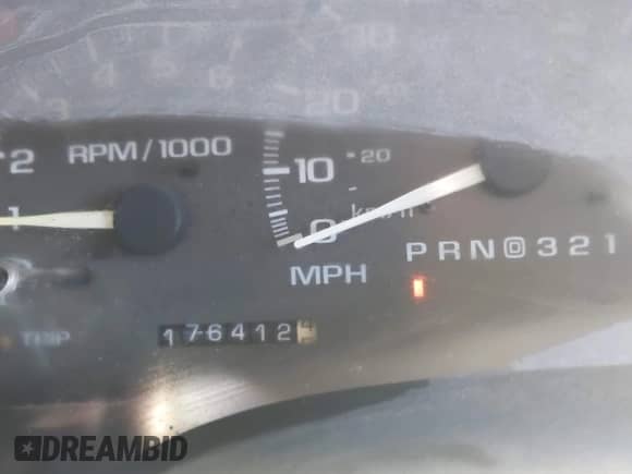 1998 Chevrolet Silverado 1500 z VIN 2GCEK19R9W1114583, wystawiony jako IAAI lot #42708464 z przebiegiem 176 412 mil mil oraz . Historia ofert i sprzedaży dostępna na DreamBid. Obrazek 7.