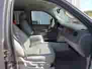 2011 Chevrolet Suburban LT z VIN 1GNSCJE09BR344091, wystawiony jako IAAI lot #43487649 z przebiegiem 182 652 mil mil oraz . Historia ofert i sprzedaży dostępna na DreamBid. Obrazek 5.