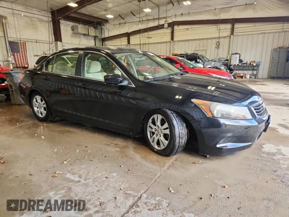 2010 Honda Accord LX-P z VIN 1HGCP2F4XAA075638, wystawiony jako Copart lot #82460965 z przebiegiem 116 963 mil mil oraz Czysty tytuł • Clean title. Historia ofert i sprzedaży dostępna na DreamBid. Obrazek 4.
