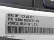 2021 Jeep Grand Cherokee Laredo E with VIN 1C4RJEAG7MC713026, listed as a IAAI auction lot 42010894 with 37,336 mi miles and . Bid and sale history available at DreamBid. Image 9.
