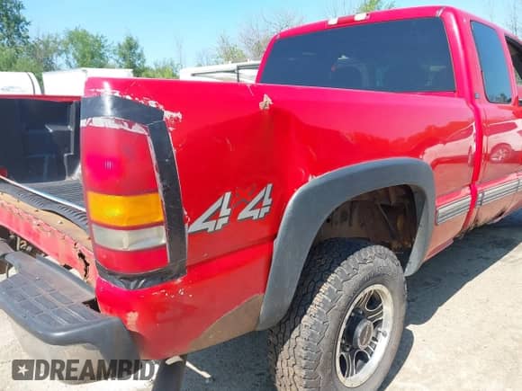 2002 Chevrolet Silverado 2500HD LT с VIN 1GCHK29112E303783, выставлен на аукционе IAAI как лот 42798214 с пробегом Не указан миль и . История ставок и продаж доступна на DreamBid. Изображение 15.