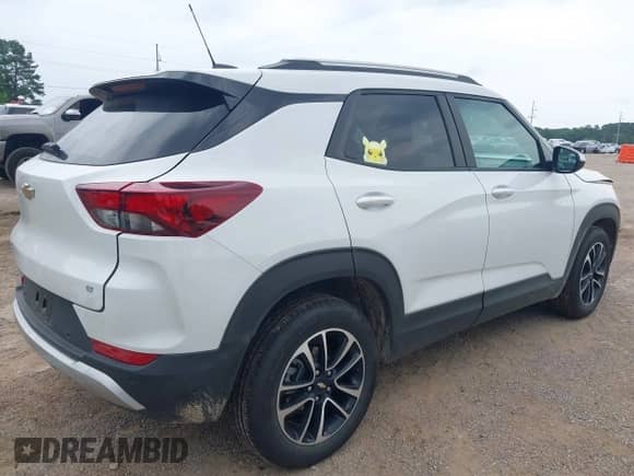 2025 Chevrolet TrailBlazer LT with VIN KL79MPSP3SB085550, listed as a IAAI auction lot 42267062 with 10,125 mi miles and . Bid and sale history available at DreamBid. Image 4.