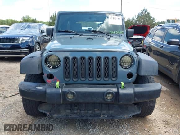 2008 Jeep Wrangler Unlimited X с VIN 1J4GB39178L625537, выставлен на аукционе IAAI как лот 42302408 с пробегом 266 791 миль миль и . История ставок и продаж доступна на DreamBid. Изображение 12.