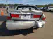 2001 Toyota Camry LE z VIN JT2BG22KX10598722, wystawiony jako Copart lot #84900455 z przebiegiem 153 570 mil mil oraz Szkoda całkowita • Salvage title. Historia ofert i sprzedaży dostępna na DreamBid. Obrazek 6.