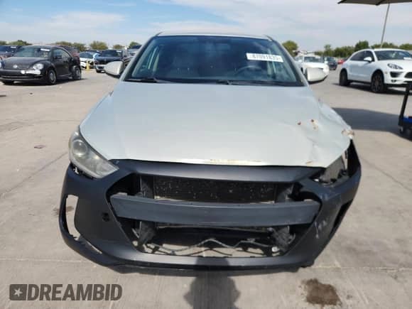 2018 Hyundai Elantra SE z VIN KMHD74LF2JU591314, wystawiony jako Copart lot #87091835 z przebiegiem 135 101 mil mil oraz Czysty tytuł • Clean title. Historia ofert i sprzedaży dostępna na DreamBid. Obrazek 5.