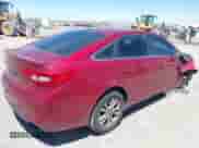 2016 Hyundai Sonata SE z VIN 5NPE24AF6GH403097, wystawiony jako IAAI lot #42893852 z przebiegiem 160 624 mil mil oraz . Historia ofert i sprzedaży dostępna na DreamBid. Obrazek 4.