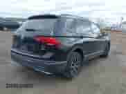 2021 Volkswagen Tiguan SE с VIN 3VV2B7AX0MM132946, выставлен на аукционе IAAI как лот 42050581 с пробегом 49 344 миль миль и . История ставок и продаж доступна на DreamBid. Изображение 4.