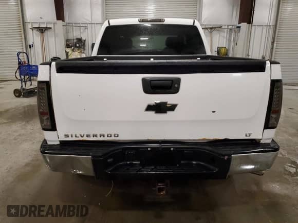 2008 Chevrolet Silverado 1500 1LT with VIN 3GCEK13M78G163370, listed as a Copart auction lot 82440235 with 237,032 mi miles and Salvage title. Bid and sale history available at DreamBid. Image 6.