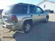 2002 Chevrolet TrailBlazer LTZ z VIN 1GNDT13S522161051, wystawiony jako IAAI lot #43512619 z przebiegiem 203 376 mil mil oraz . Historia ofert i sprzedaży dostępna na DreamBid. Obrazek 4.