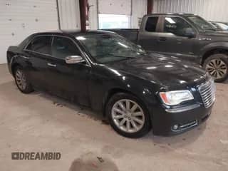 2012 Chrysler 300 Limited z VIN 2C3CCACG1CH192570, wystawiony jako IAAI lot #43390388 z przebiegiem 250 646 mil mil oraz . Historia ofert i sprzedaży dostępna na DreamBid. Obrazek 1.