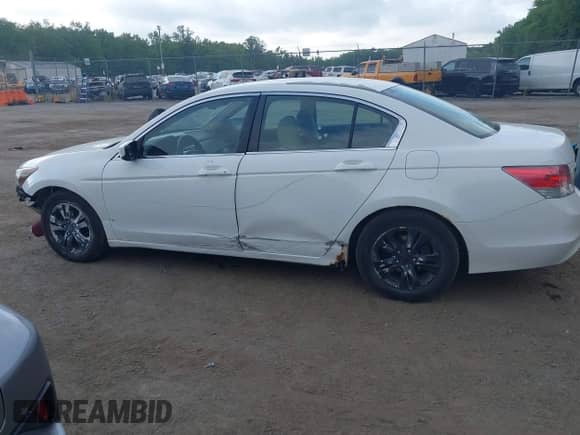 2009 Honda Accord LX-P с VIN 1HGCP26409A002645, выставлен на аукционе IAAI как лот 42969876 с пробегом 174 894 миль миль и . История ставок и продаж доступна на DreamBid. Изображение 14.