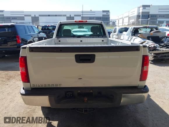 2013 Chevrolet Silverado 1500 Work Truck z VIN 1GCNCPEX9DZ248650, wystawiony jako IAAI lot #43394520 z przebiegiem 177 558 mil mil oraz . Historia ofert i sprzedaży dostępna na DreamBid. Obrazek 16.