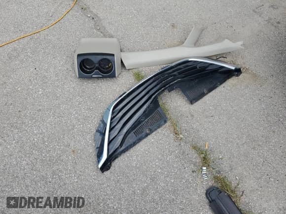 2015 Toyota Sienna LE z VIN 5TDJK3DC4FS114626, wystawiony jako Copart lot #67738895 z przebiegiem Nie podano mil oraz Szkoda całkowita • Salvage title. Historia ofert i sprzedaży dostępna na DreamBid. Obrazek 13.