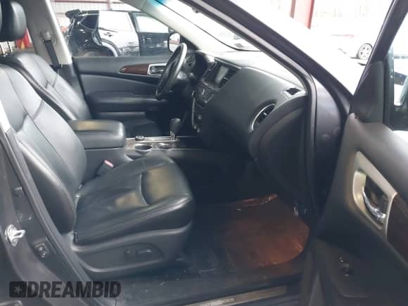 2013 Nissan Pathfinder SV z VIN 5N1AR2MM8DC670849, wystawiony jako IAAI lot #41092668 z przebiegiem 193 319 mil mil oraz . Historia ofert i sprzedaży dostępna na DreamBid. Obrazek 5.