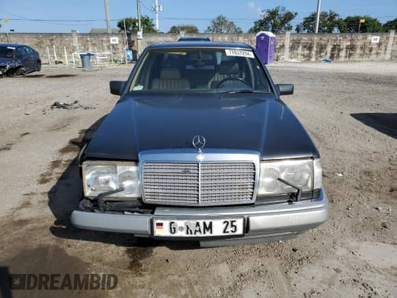 1991 Mercedes-Benz 300 z VIN WDBEB28D0MB487342, wystawiony jako Copart lot #77837294 z przebiegiem 319 175 mil mil oraz Szkoda całkowita • Salvage title. Historia ofert i sprzedaży dostępna na DreamBid. Obrazek 5.