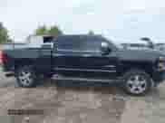 2015 Chevrolet Silverado 2500HD LTZ с VIN 1GC1KWE8XFF642344, выставлен на аукционе IAAI как лот 43053101 с пробегом 169 693 миль миль и . История ставок и продаж доступна на DreamBid. Изображение 13.