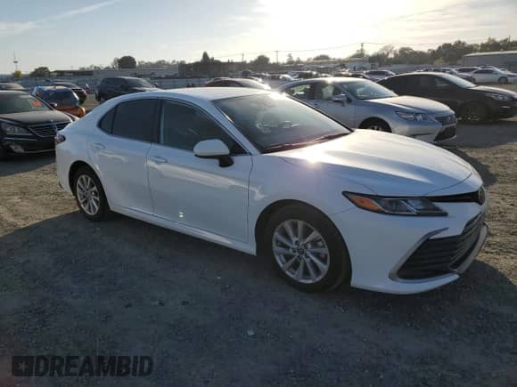 2022 Toyota Camry LE с VIN 4T1C11AK8NU658404, выставлен на аукционе Copart как лот 89670435 с пробегом 30 986 миль миль и Списание • Salvage title. История ставок и продаж доступна на DreamBid. Изображение 4.