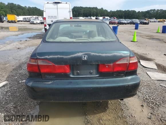 2000 Honda Accord SE with VIN 1HGCG5674YA073633, listed as a Copart auction lot 61041925 with 205,548 mi miles and Salvage title. Bid and sale history available at DreamBid. Image 6.