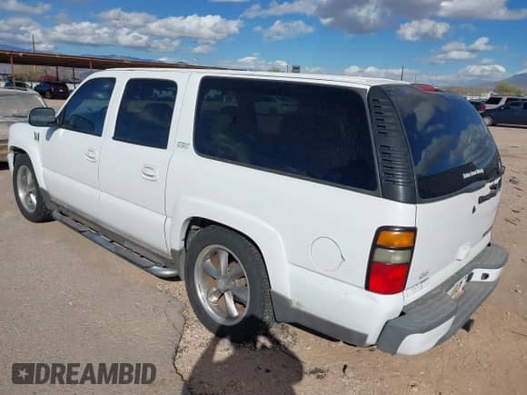 2002 Chevrolet Suburban Z71 с VIN 3GNFK16Z82G296620, выставлен на аукционе IAAI как лот 41572570 с пробегом 332 095 миль миль и . История ставок и продаж доступна на DreamBid. Изображение 3.